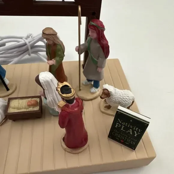 2025 LEMAX Nativity Play Lighted Table Accent Christmas Village Decor - Picture 5 of 14
